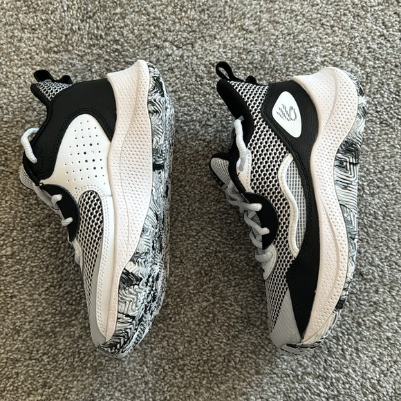 Curry 3Z 24 Kids Shoes 2Y Brand New - Picture 2 of 6